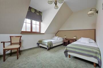Фото номера Двухместный номер с 2 отдельными кроватями Отель Hotel Poledno г. Poledno 7