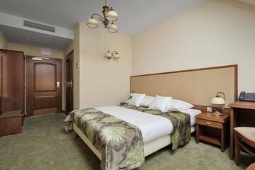 Фото номера Двухместный номер Делюкс с 1 кроватью Отель Hotel Poledno г. Poledno 4
